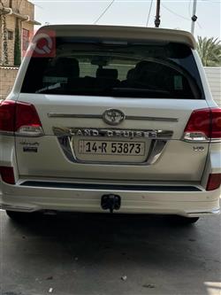 تۆیۆتا لاند کروزەر